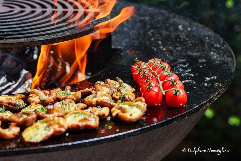 champignons et tomates grillés au brasero plancha