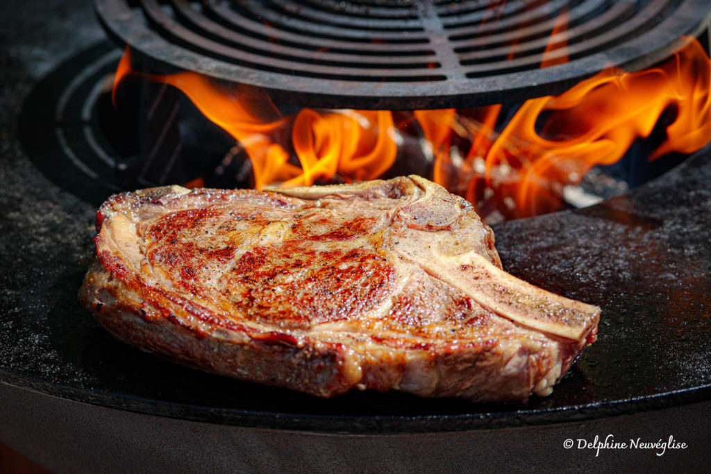 Côte de boeuf Angus au brasero plancha